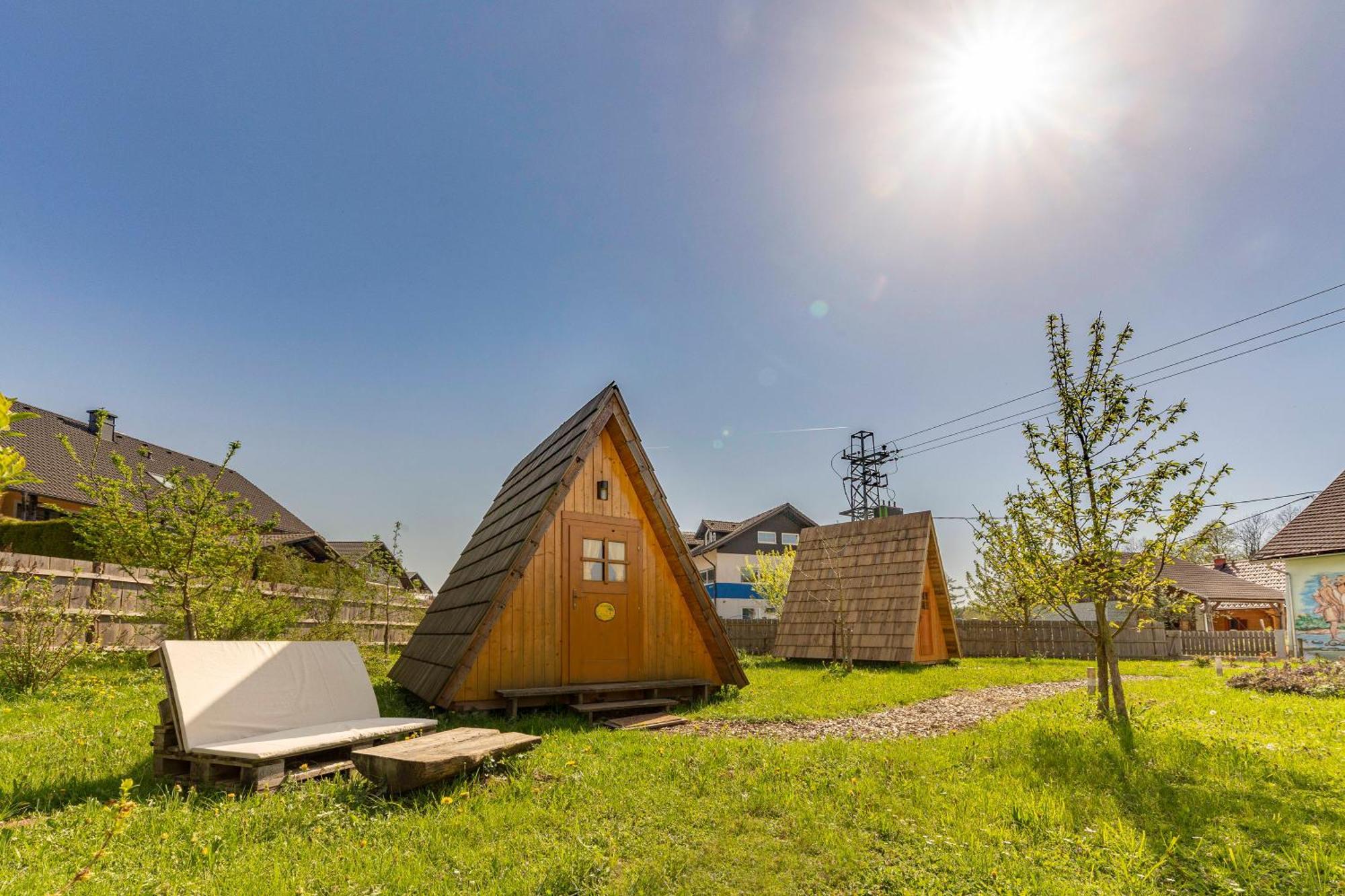 Glamping Mohorjev Grunt Hotel Preddvor Ngoại thất bức ảnh