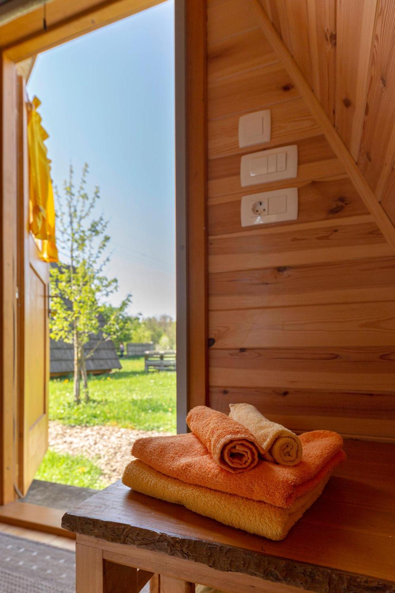 Glamping Mohorjev Grunt Hotel Preddvor Ngoại thất bức ảnh